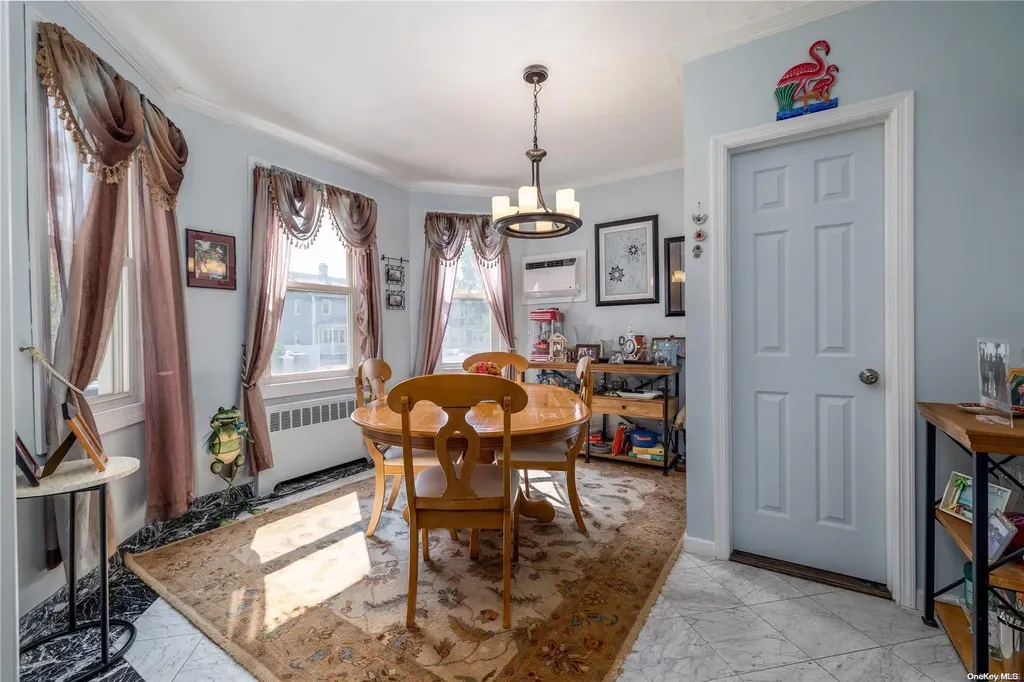 2892 Clark Avenue Oceanside NY 11572