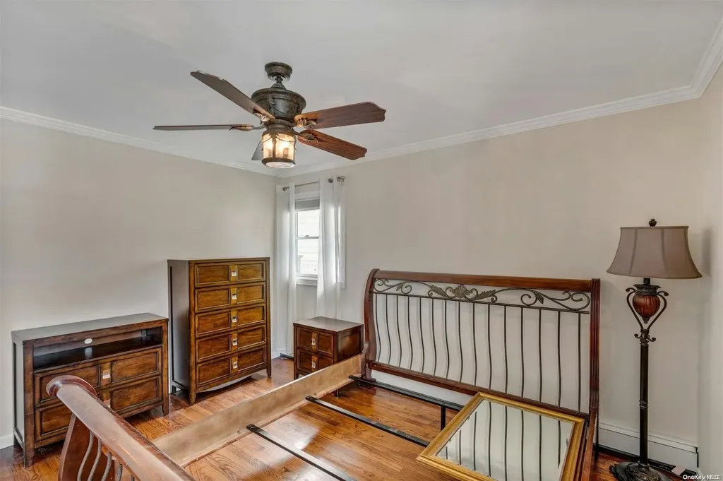 50 E Hollywood Avenue Lindenhurst NY 11757