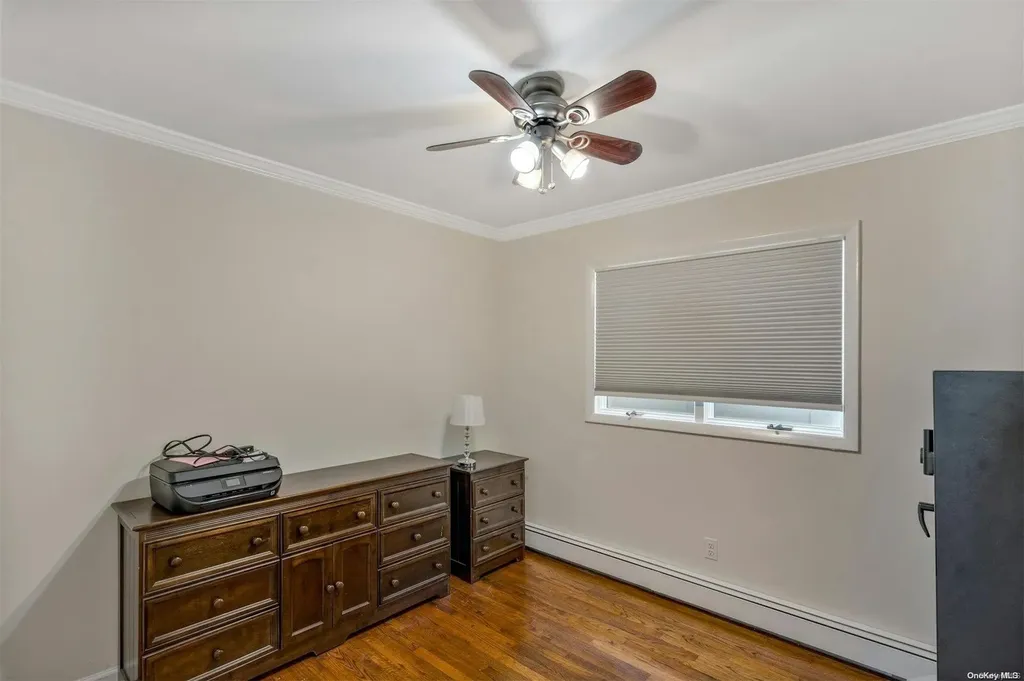 50 E Hollywood Avenue Lindenhurst NY 11757