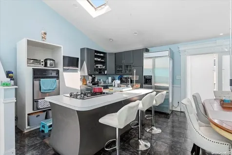356 Granada Parkway Lindenhurst NY 11757