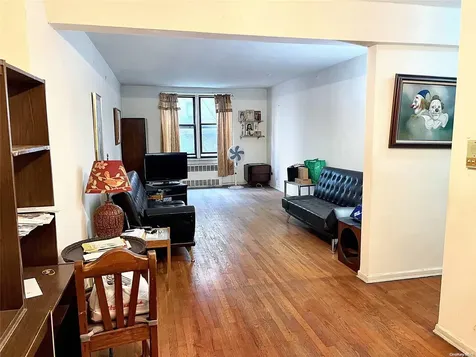 8360 Vietor Avenue Elmhurst NY 11373