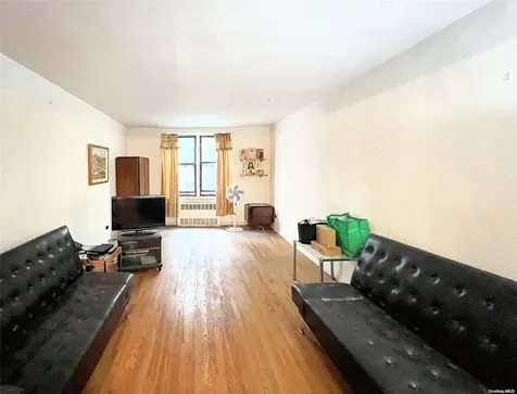 8360 Vietor Avenue Elmhurst NY 11373