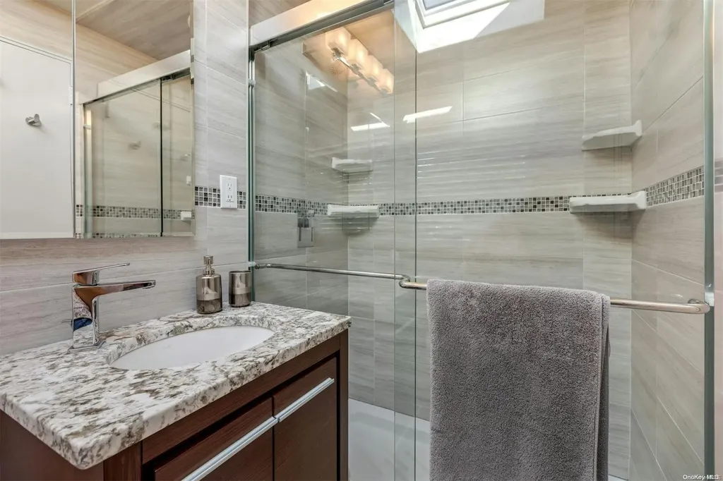 53 Randy Lane Plainview NY 11803