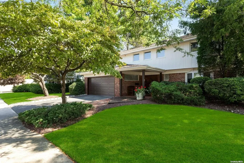 53 Randy Lane Plainview NY 11803