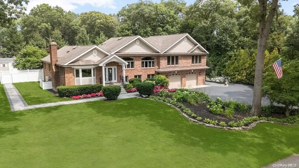 41 Golf Lane Huntington NY 11743