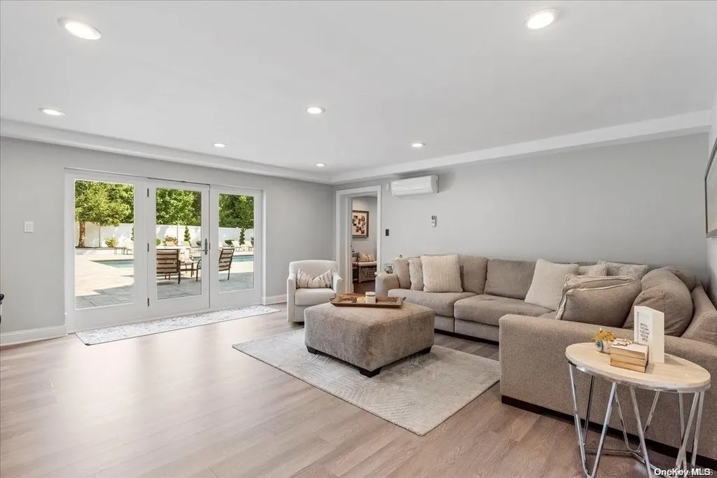 41 Golf Lane Huntington NY 11743