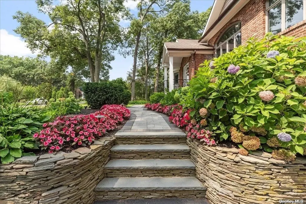 41 Golf Lane Huntington NY 11743