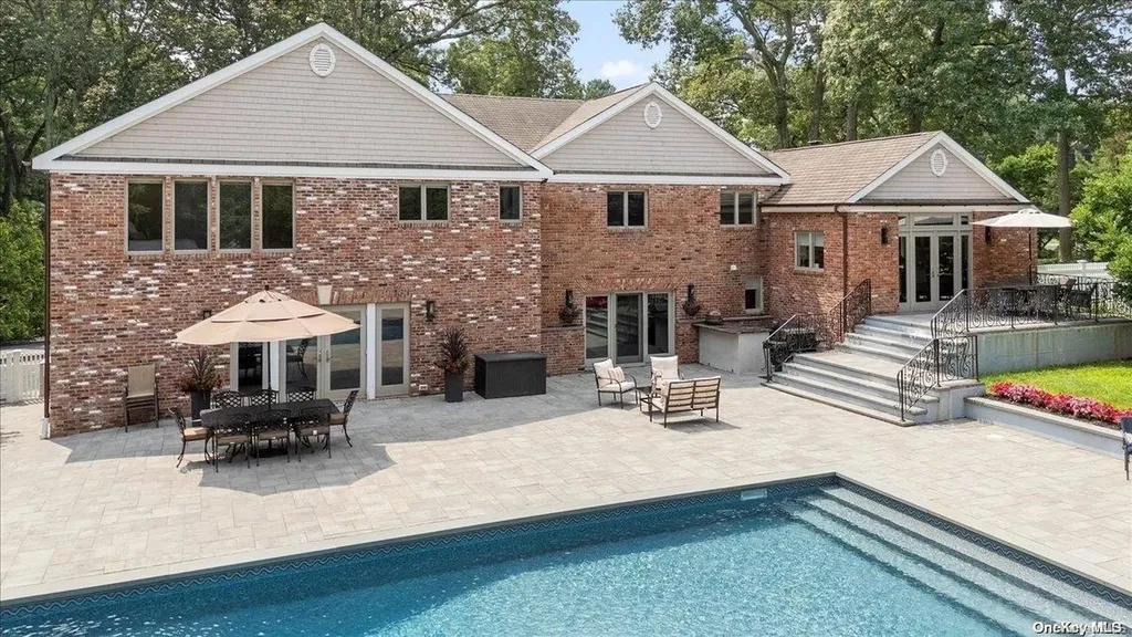 41 Golf Lane Huntington NY 11743