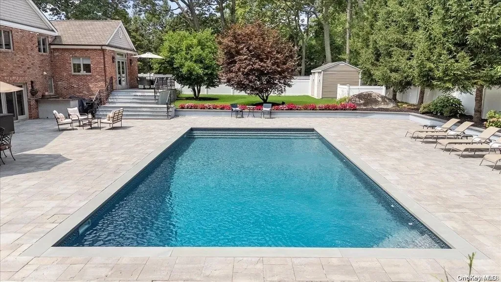 41 Golf Lane Huntington NY 11743