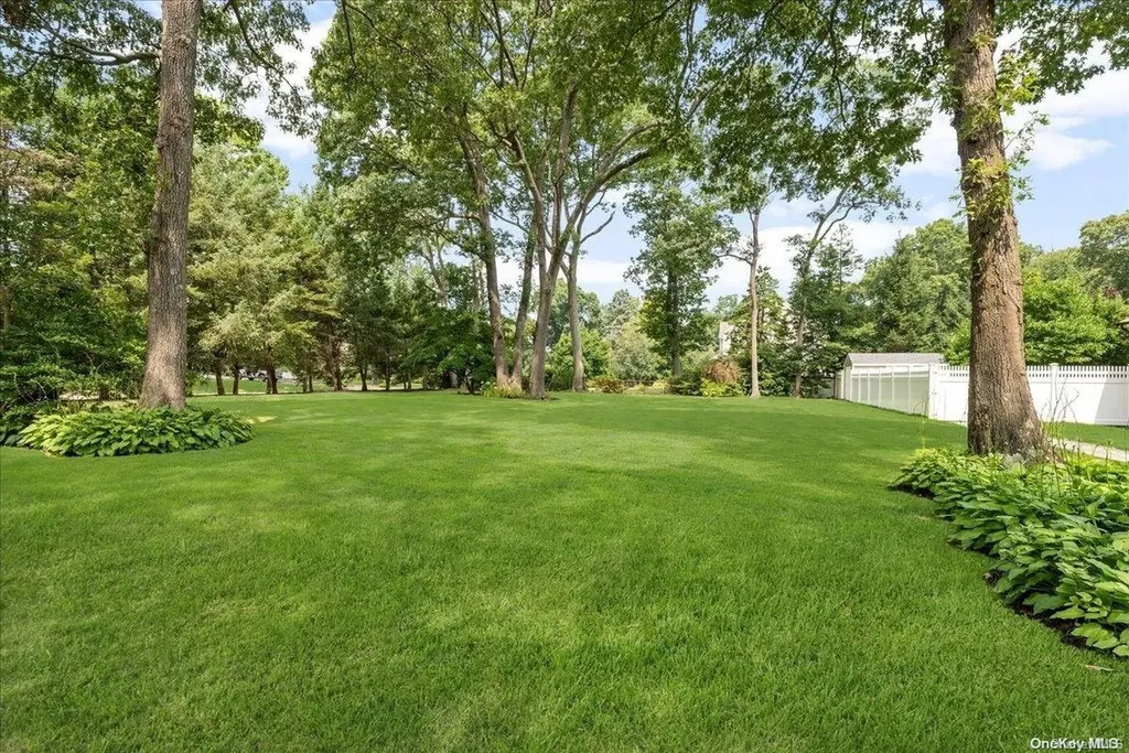 41 Golf Lane Huntington NY 11743