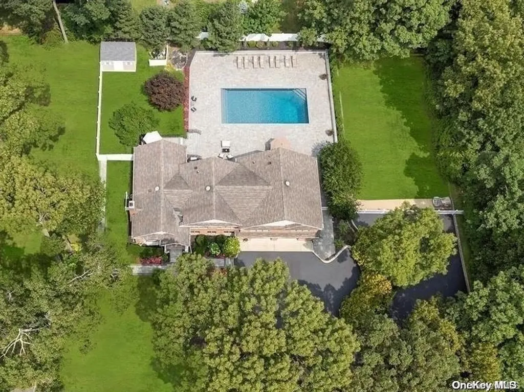 41 Golf Lane Huntington NY 11743