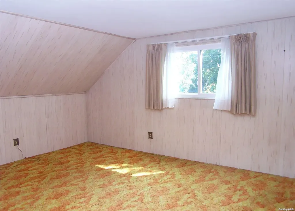 14 Towne Lane Centereach NY 11720