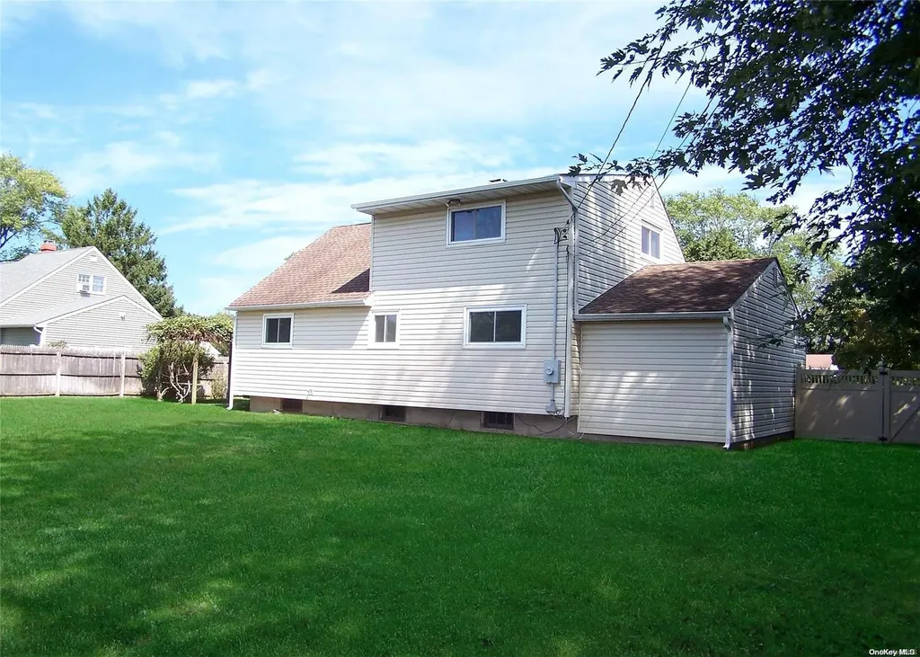 14 Towne Lane Centereach NY 11720