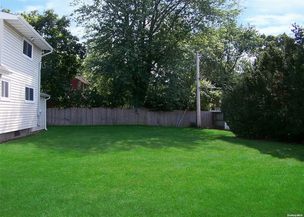 14 Towne Lane Centereach NY 11720