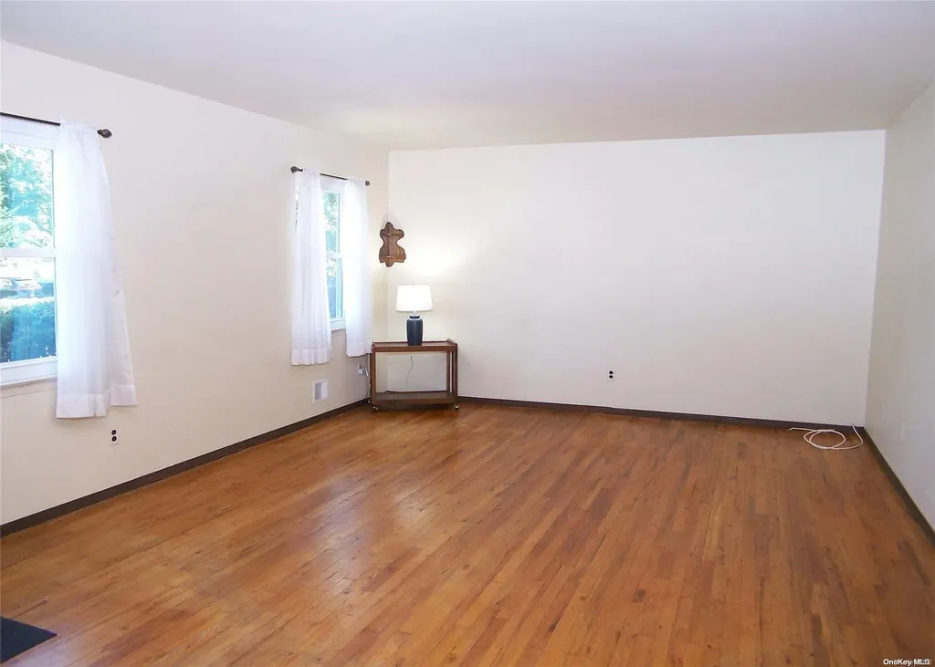 14 Towne Lane Centereach NY 11720
