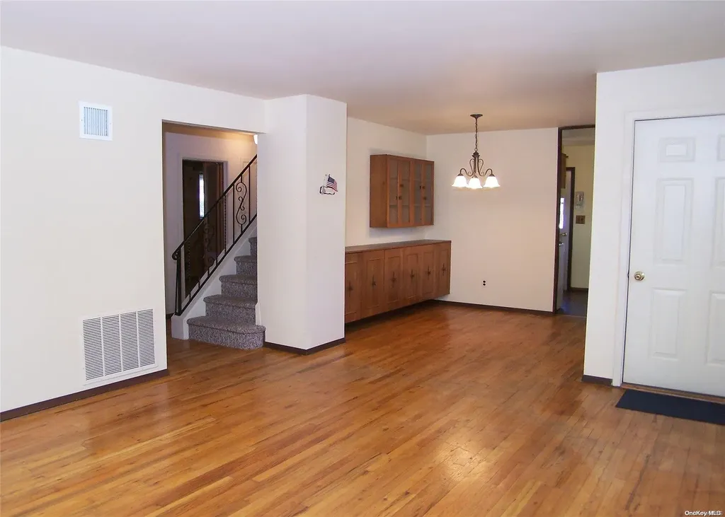 14 Towne Lane Centereach NY 11720