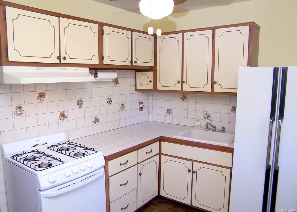 14 Towne Lane Centereach NY 11720