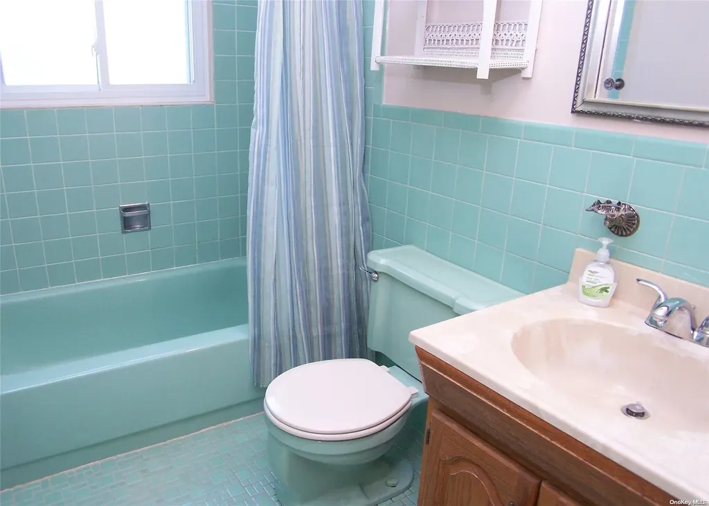 14 Towne Lane Centereach NY 11720