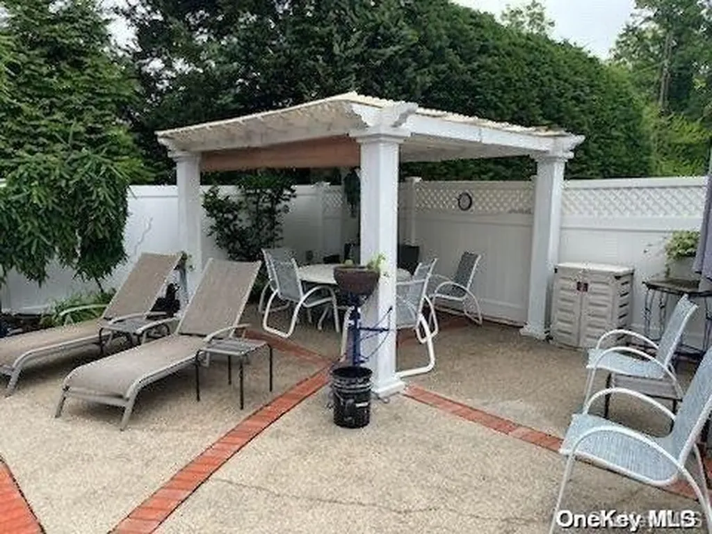 22 Valentine Road Shoreham NY 11786