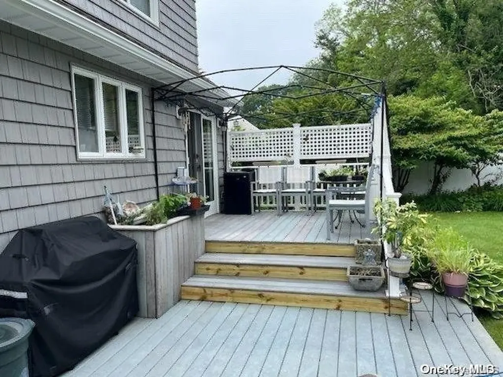 22 Valentine Road Shoreham NY 11786