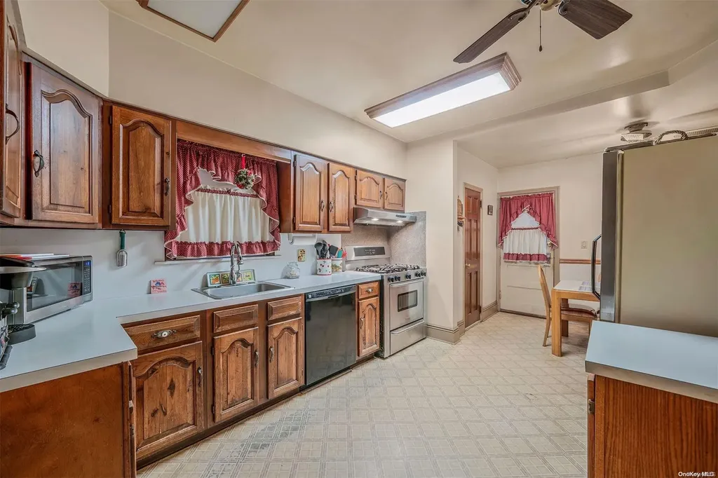 266 Earle Avenue Lynbrook NY 11563
