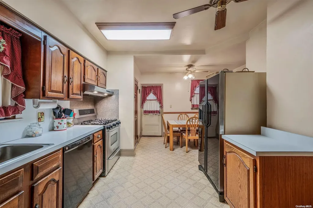 266 Earle Avenue Lynbrook NY 11563