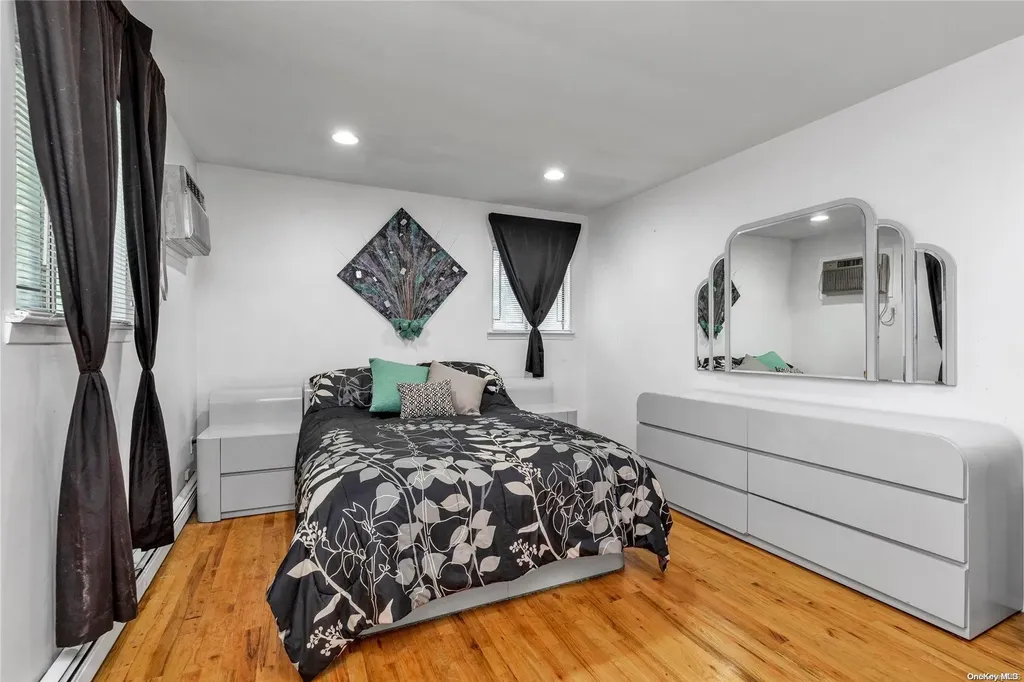 1636 N Jerusalem Road Merrick NY 11566