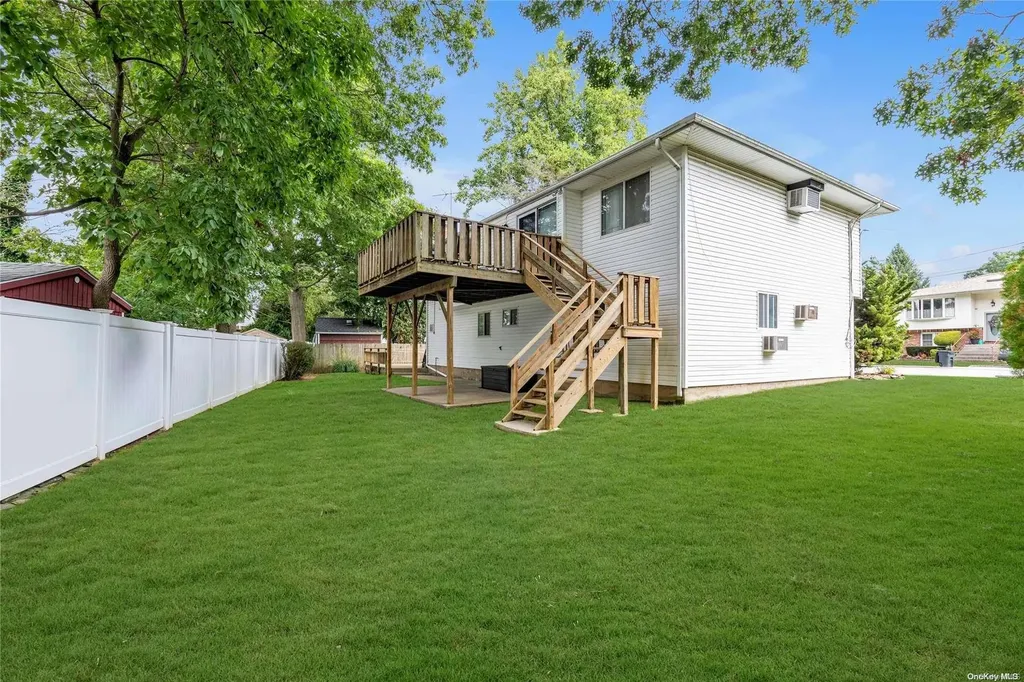 1636 N Jerusalem Road Merrick NY 11566