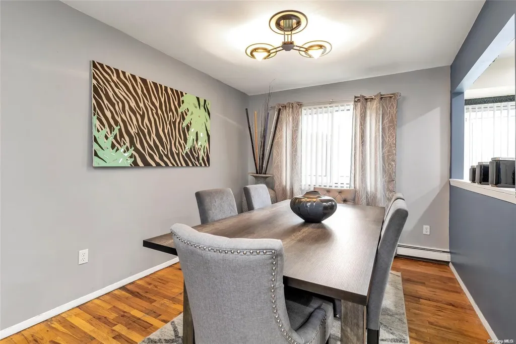 1636 N Jerusalem Road Merrick NY 11566
