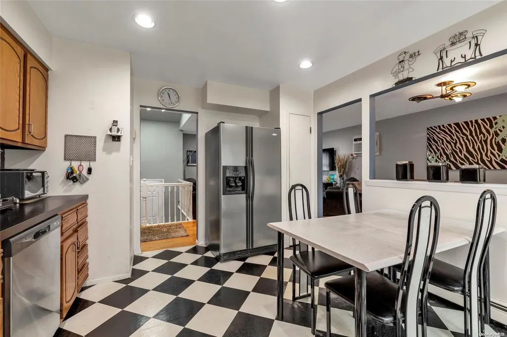 1636 N Jerusalem Road Merrick NY 11566