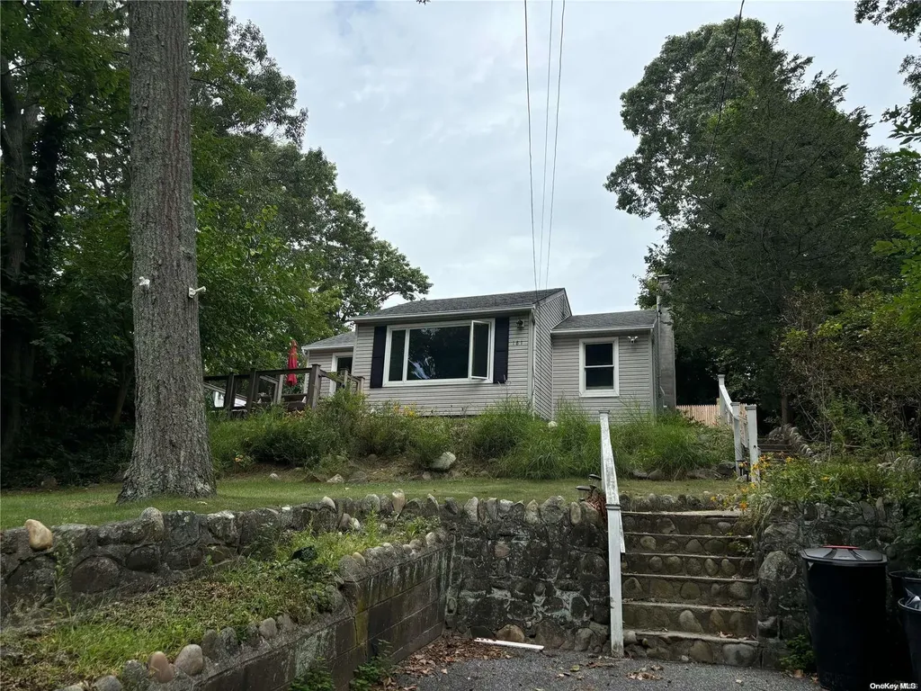 181 Magnolia Drive Rocky Point NY 11778