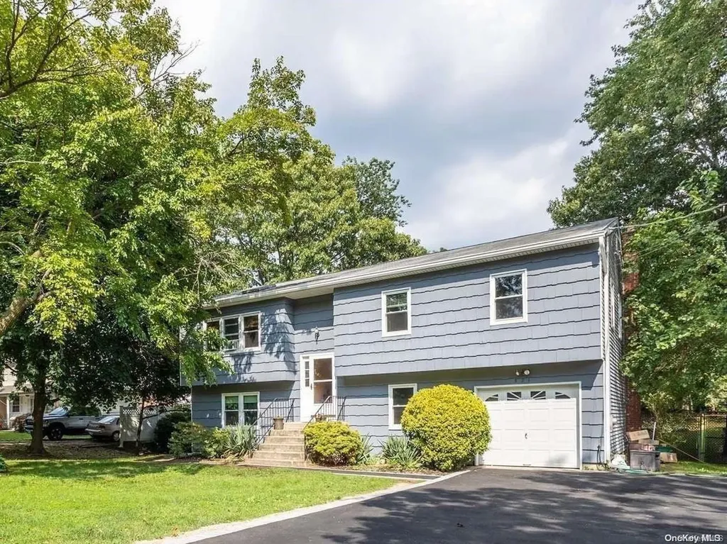 321 Magnolia Drive Selden NY 11784