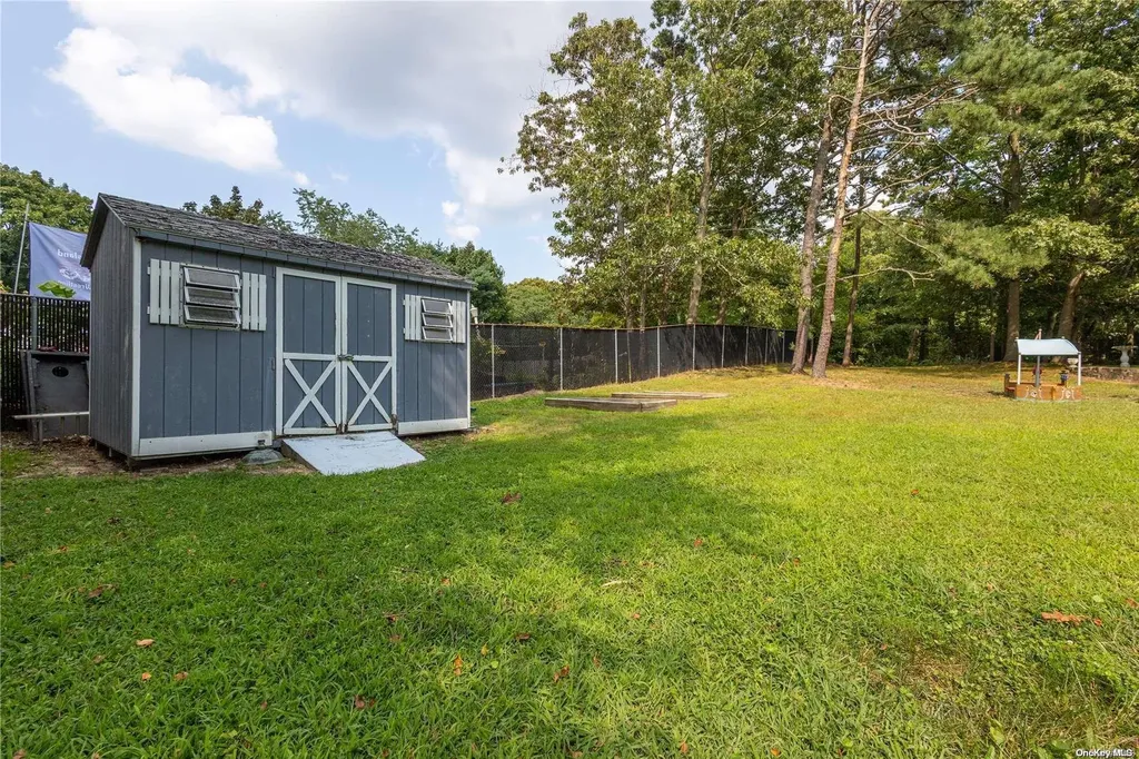 321 Magnolia Drive Selden NY 11784