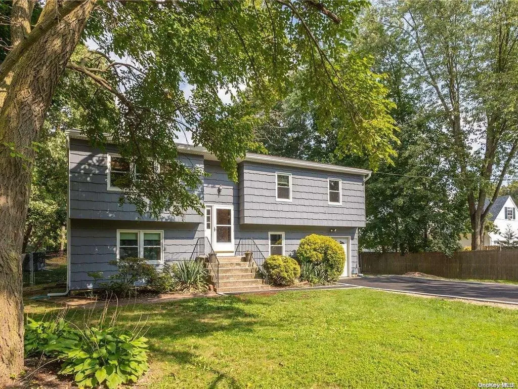 321 Magnolia Drive Selden NY 11784