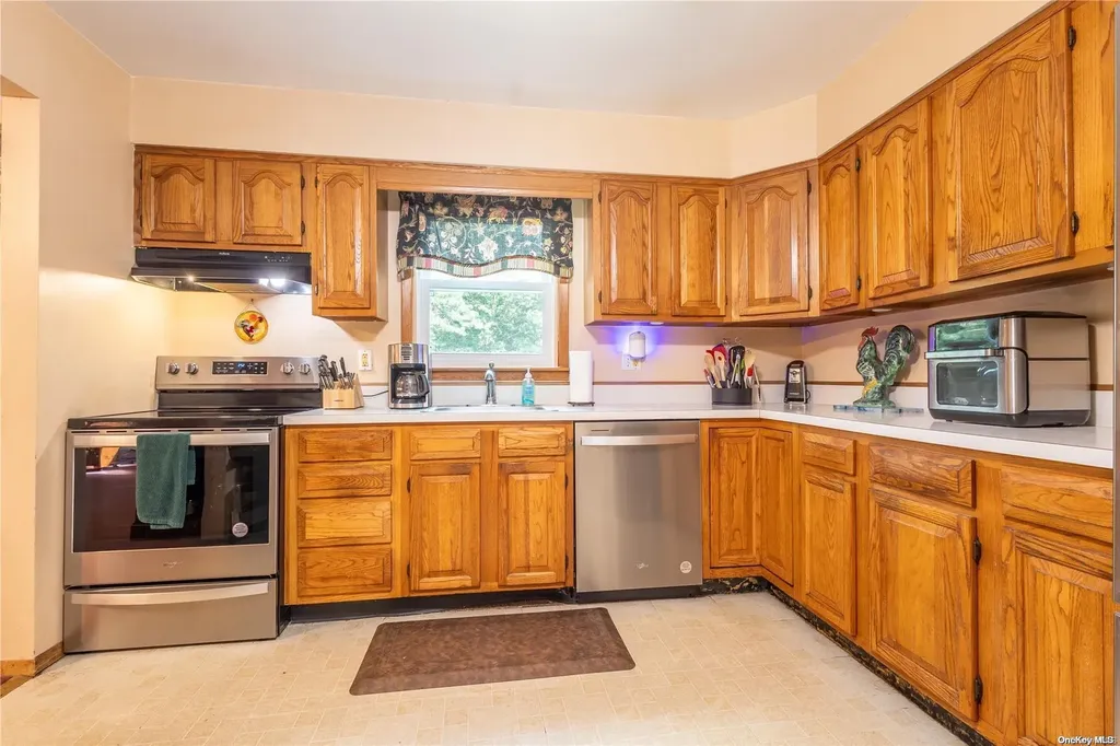 321 Magnolia Drive Selden NY 11784