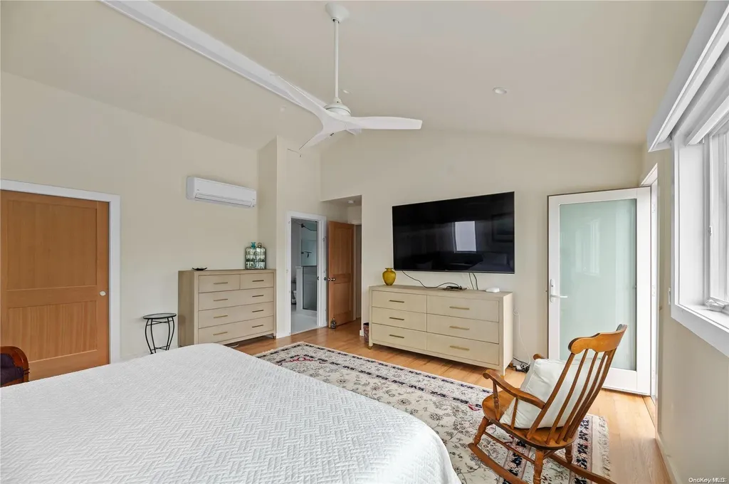 32 Schooner Walk Ocean Beach NY 11770