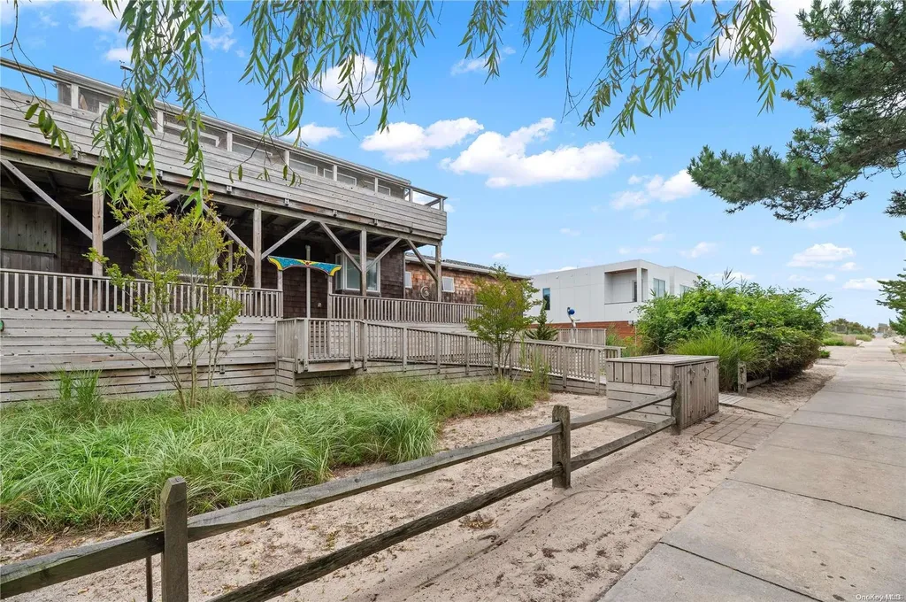 32 Schooner Walk Ocean Beach NY 11770