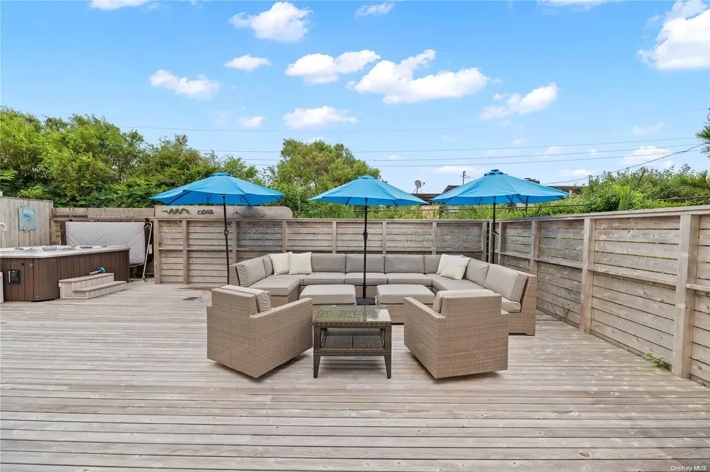 32 Schooner Walk Ocean Beach NY 11770