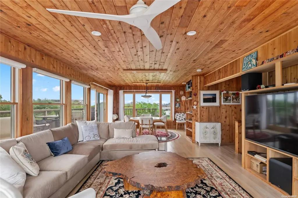 32 Schooner Walk Ocean Beach NY 11770
