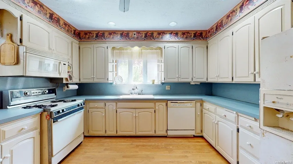 6 Harvard Avenue Hewlett NY 11557
