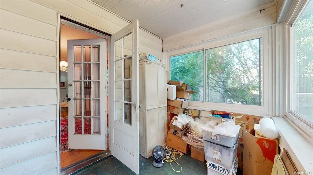 6 Harvard Avenue Hewlett NY 11557