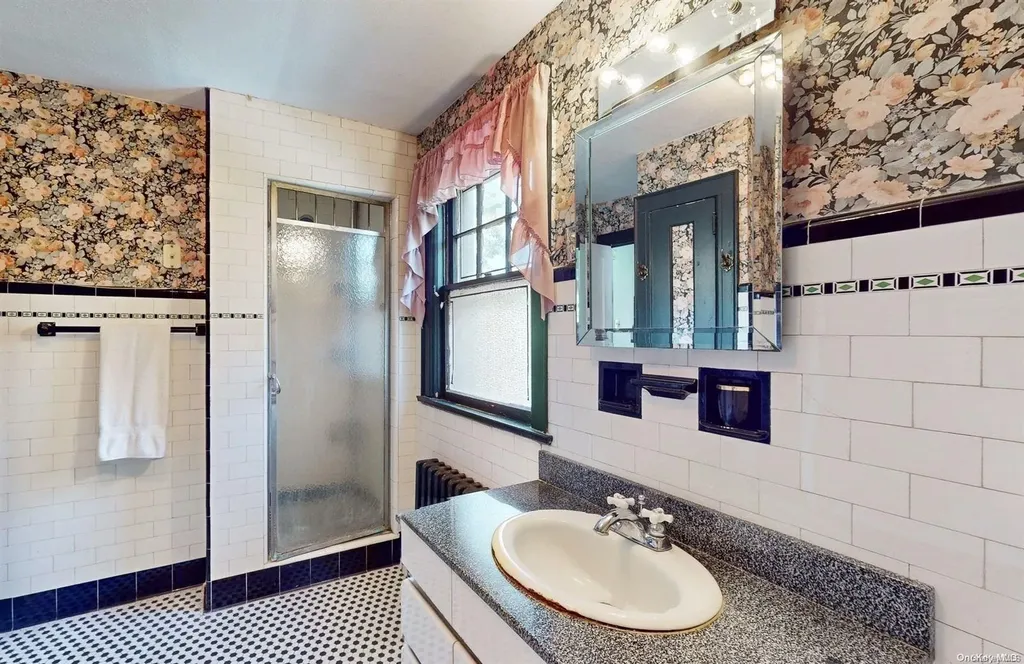 6 Harvard Avenue Hewlett NY 11557