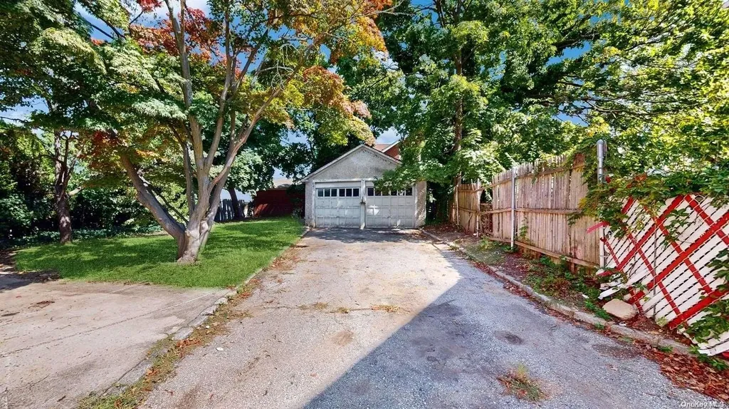 6 Harvard Avenue Hewlett NY 11557