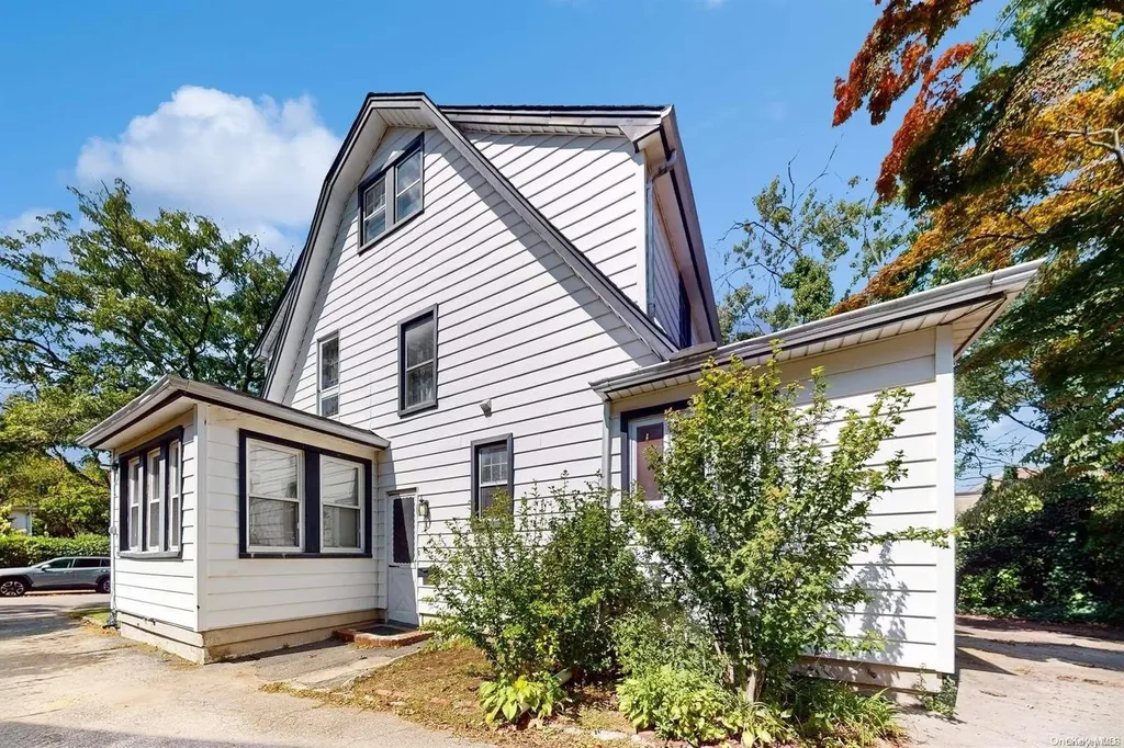 6 Harvard Avenue Hewlett NY 11557