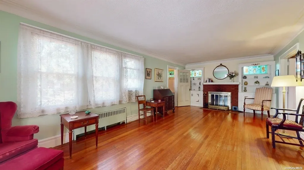 6 Harvard Avenue Hewlett NY 11557