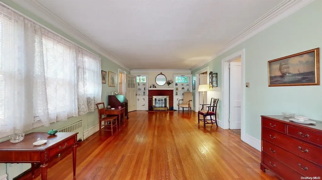 6 Harvard Avenue Hewlett NY 11557