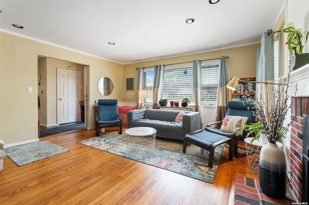 55 Johnson Lane Bay Shore NY 11706