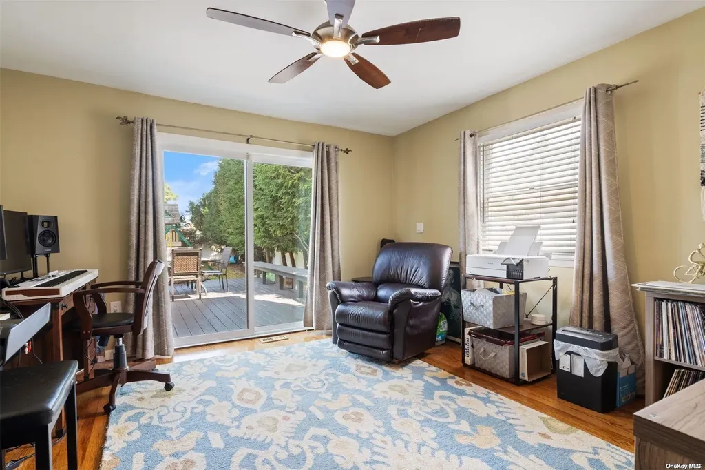 55 Johnson Lane Bay Shore NY 11706