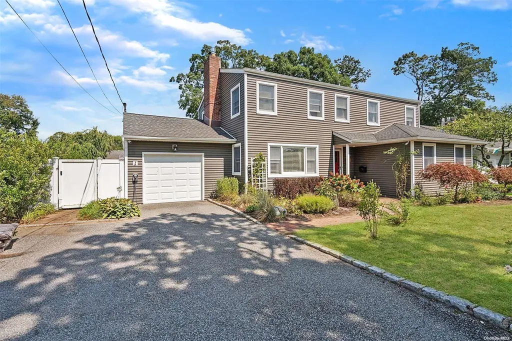 55 Johnson Lane Bay Shore NY 11706