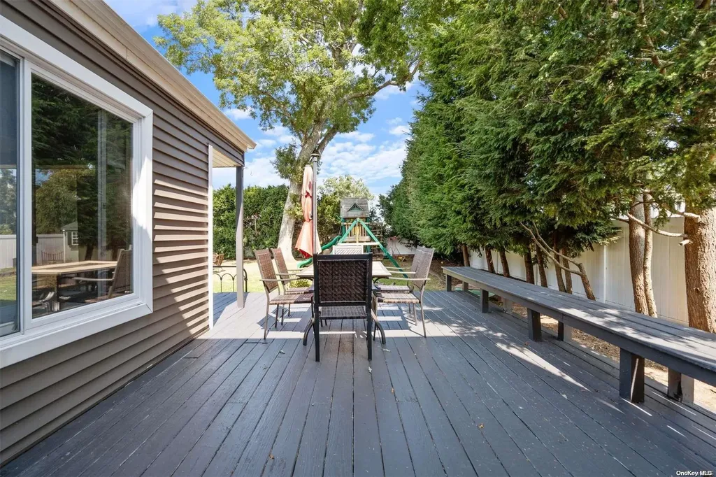 55 Johnson Lane Bay Shore NY 11706